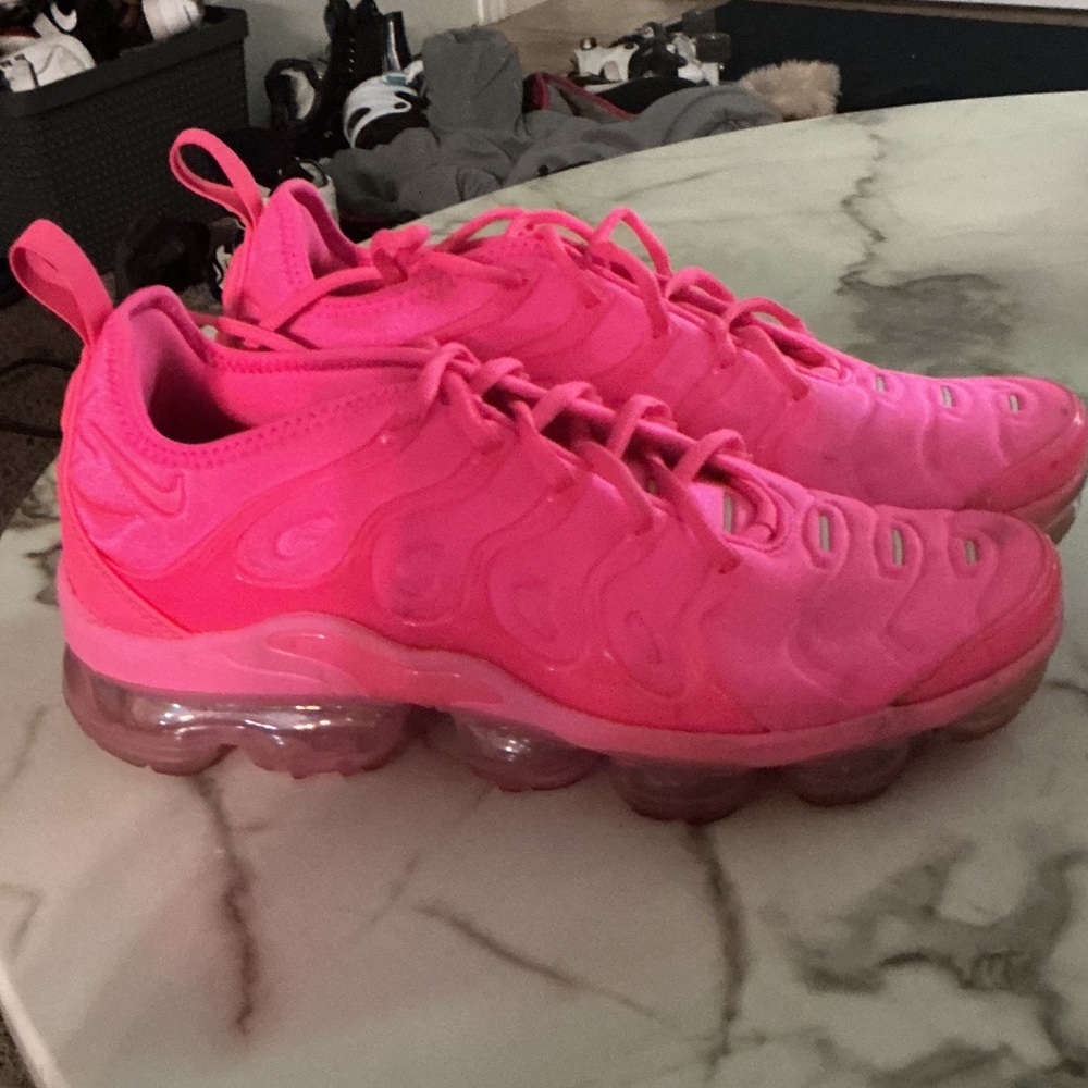 Vapormax plus pink